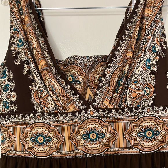 Perfect holiday dress ! Size 6 - Picture 8 of 10